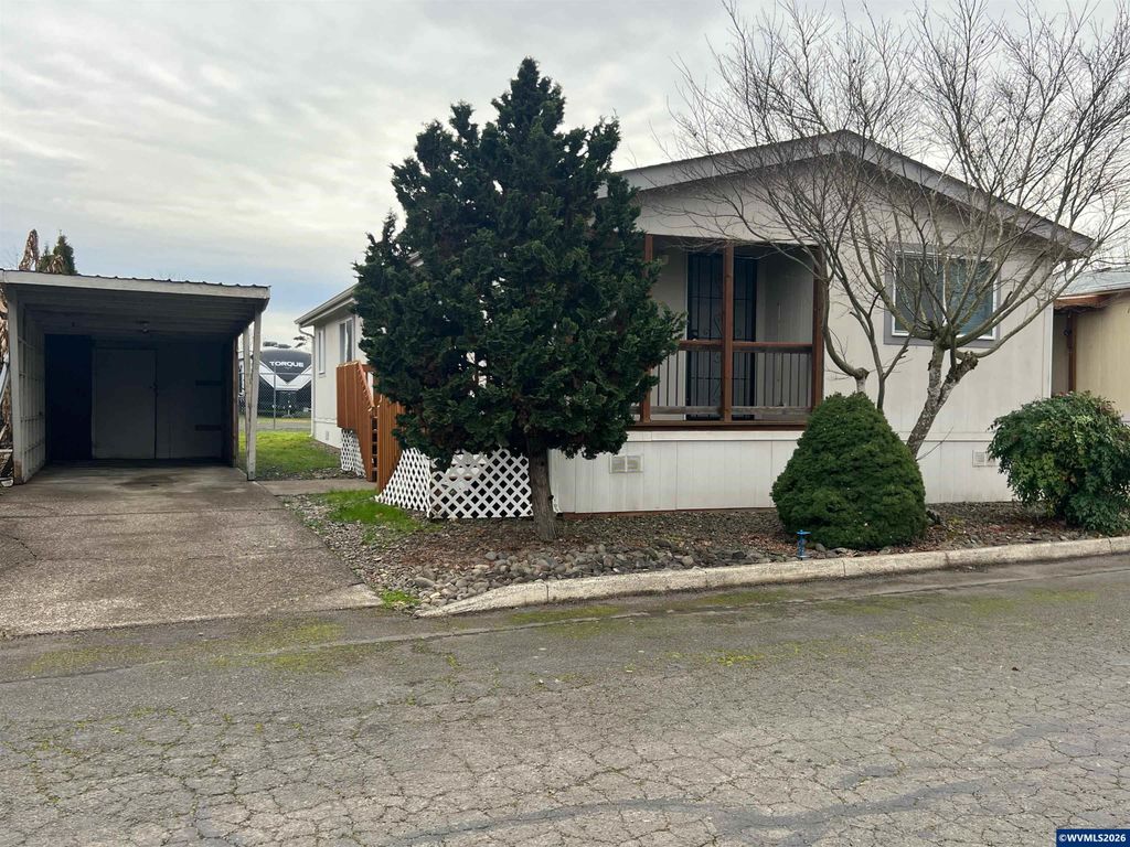 Image 2 of property listing at 1005 Ferry St 26, Dayton, OR 97114