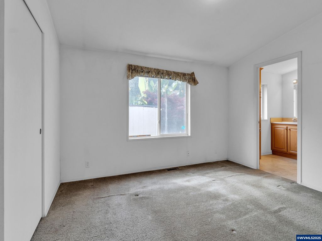 Image 21 of property listing at 1005 Ferry St 26, Dayton, OR 97114