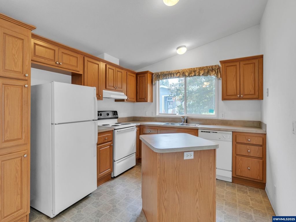Image 9 of property listing at 1005 Ferry St 26, Dayton, OR 97114