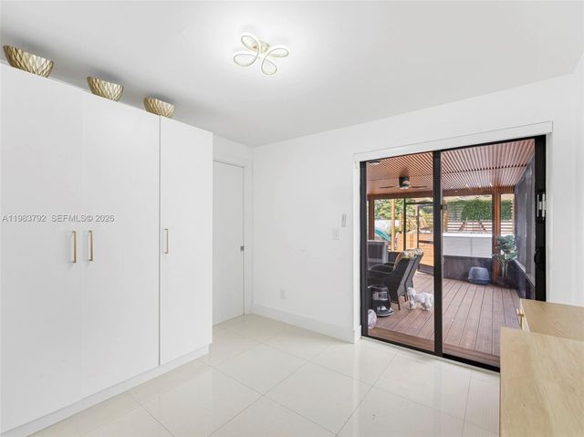 550 NW 58th Ave, Miami, FL 33126