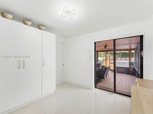 550 NW 58th Ave, Miami, FL 33126