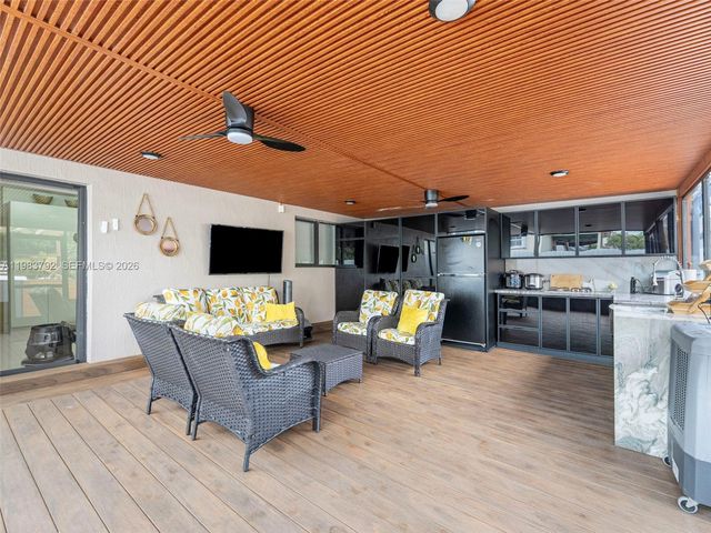 550 NW 58th Ave, Miami, FL 33126