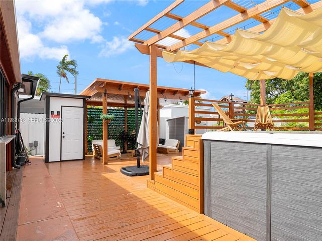 550 NW 58th Ave, Miami, FL 33126