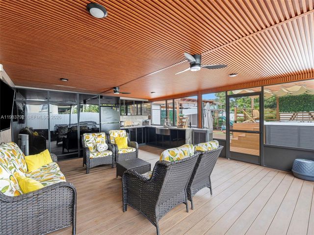 550 NW 58th Ave, Miami, FL 33126