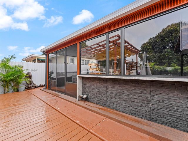 550 NW 58th Ave, Miami, FL 33126