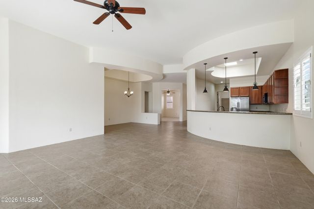 11532 N Moon Ranch Place, Marana, AZ 85658