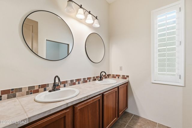 11532 N Moon Ranch Place, Marana, AZ 85658