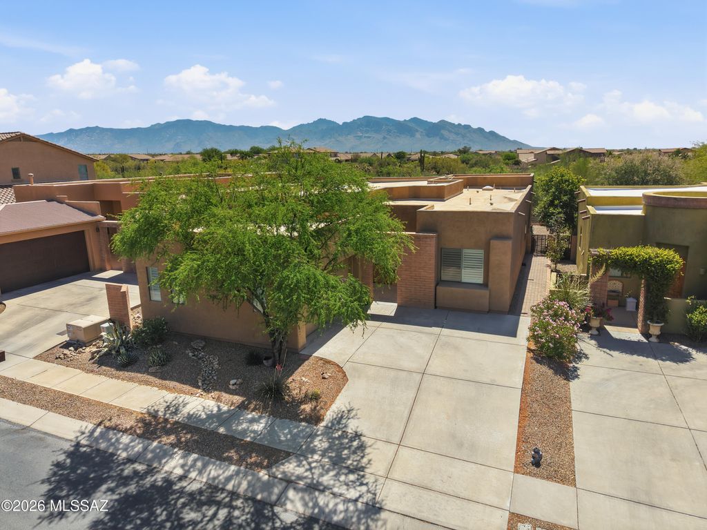 11532 N Moon Ranch Place, Marana, AZ 85658