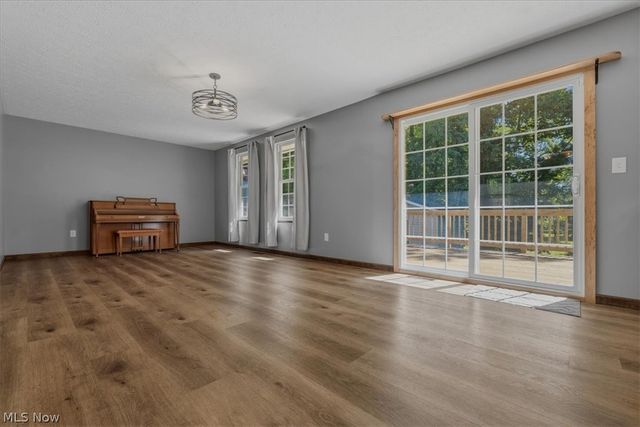 2098 Meadowview Drive, Parkersburg, WV 26104