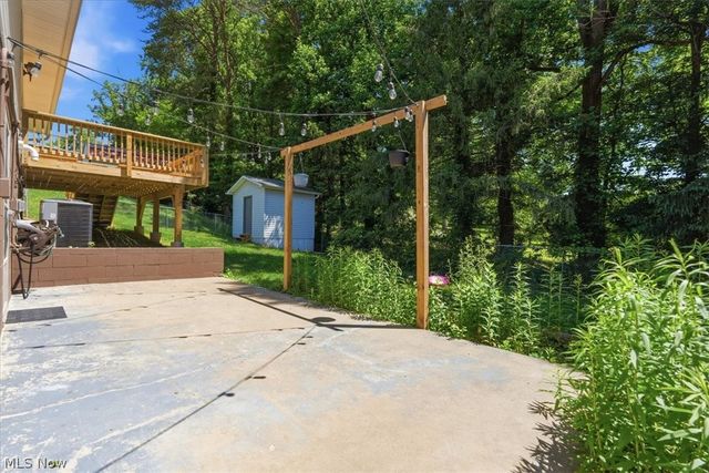 2098 Meadowview Drive, Parkersburg, WV 26104