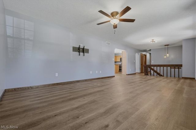 2098 Meadowview Drive, Parkersburg, WV 26104