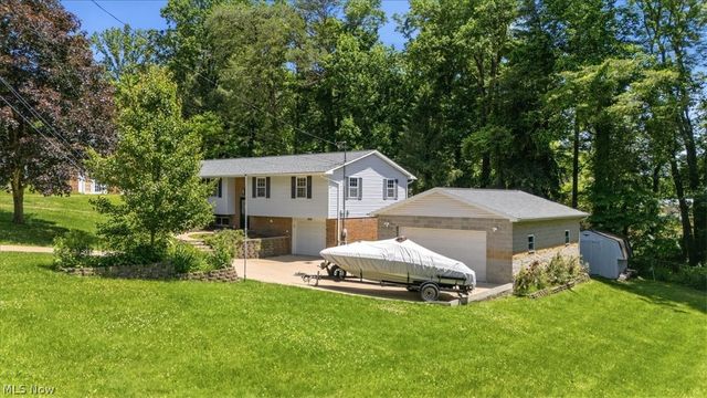 2098 Meadowview Drive, Parkersburg, WV 26104