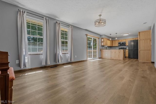 2098 Meadowview Drive, Parkersburg, WV 26104