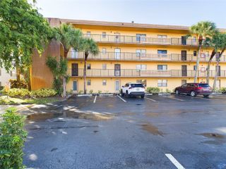 9370 SW 8th St 301, Boca Raton, FL 33428
