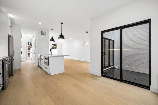 5056 Academy Street, Houston, TX 77005