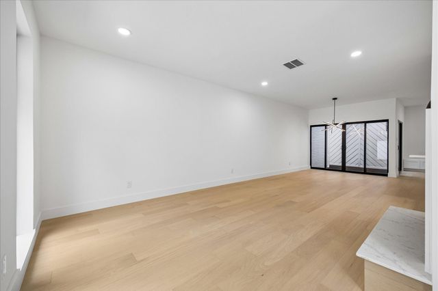 5056 Academy Street, Houston, TX 77005