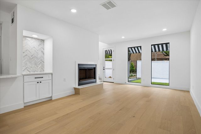 5056 Academy Street, Houston, TX 77005
