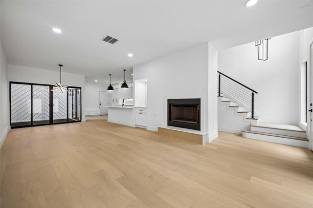 5056 Academy Street, Houston, TX 77005