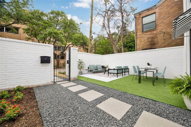 5056 Academy Street, Houston, TX 77005