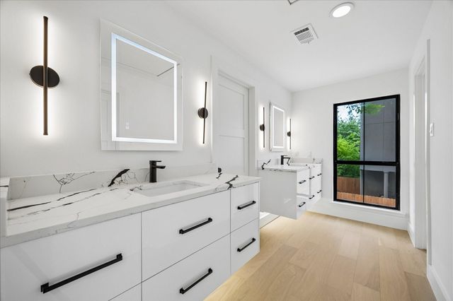 5056 Academy Street, Houston, TX 77005