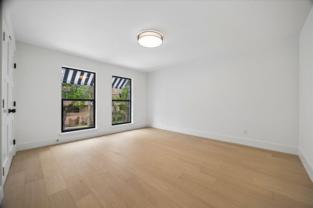 5056 Academy Street, Houston, TX 77005