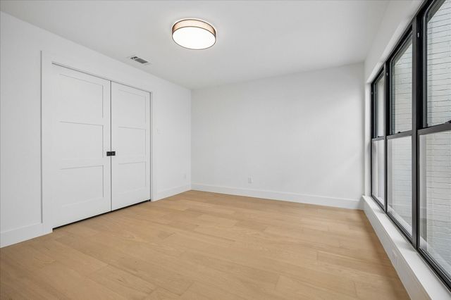5056 Academy Street, Houston, TX 77005
