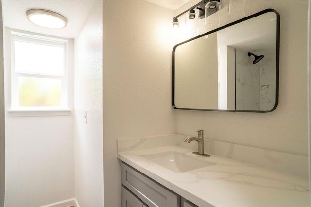 9214 Woodland Oaks Drive, Houston, TX 77040