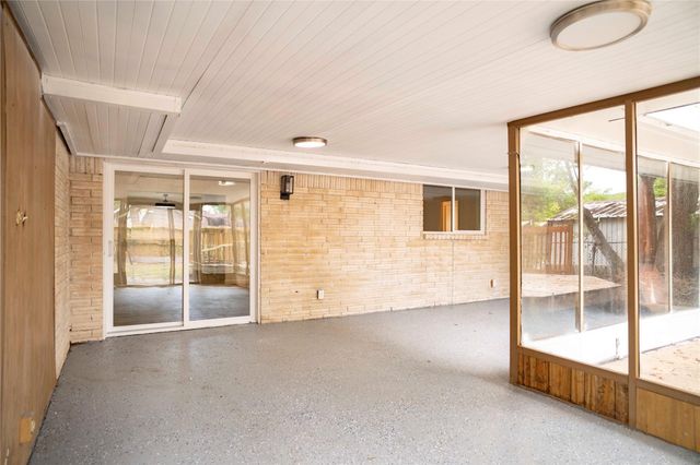 9214 Woodland Oaks Drive, Houston, TX 77040