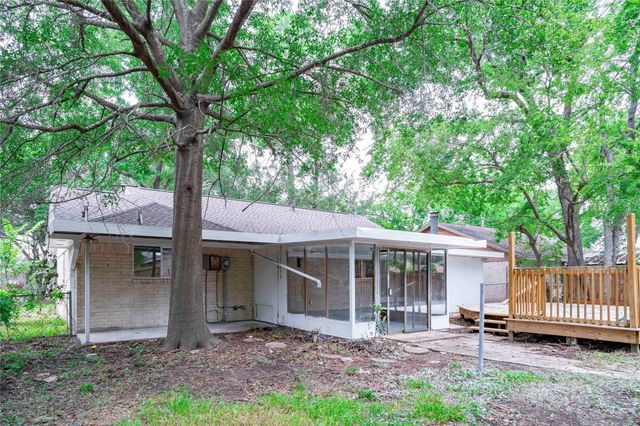 9214 Woodland Oaks Drive, Houston, TX 77040