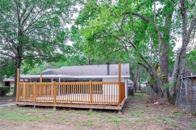 9214 Woodland Oaks Drive, Houston, TX 77040