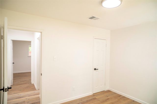 9214 Woodland Oaks Drive, Houston, TX 77040