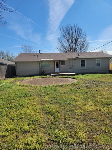 129 Granada Drive, Mannford, OK 74044