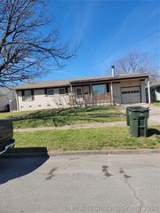 129 Granada Drive, Mannford, OK 74044