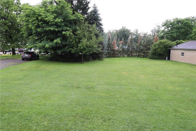 1420 Homestead Rd, Penn Hills, PA 15147