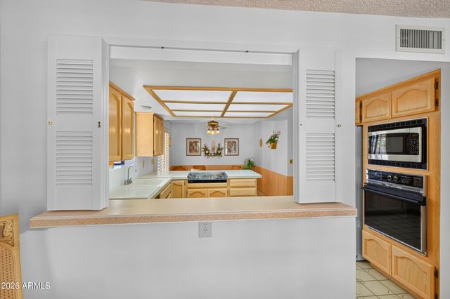 10422 E REGAL Drive, Sun Lakes, AZ 85248