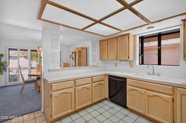 10422 E REGAL Drive, Sun Lakes, AZ 85248