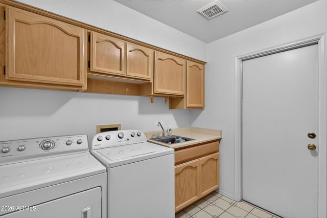10422 E REGAL Drive, Sun Lakes, AZ 85248