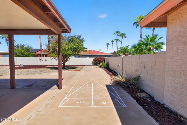 10422 E REGAL Drive, Sun Lakes, AZ 85248