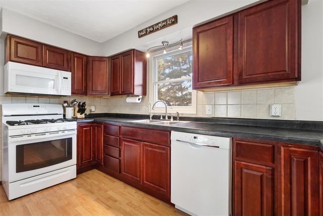 1713 Suffolk Avenue, Portage, MI 49024