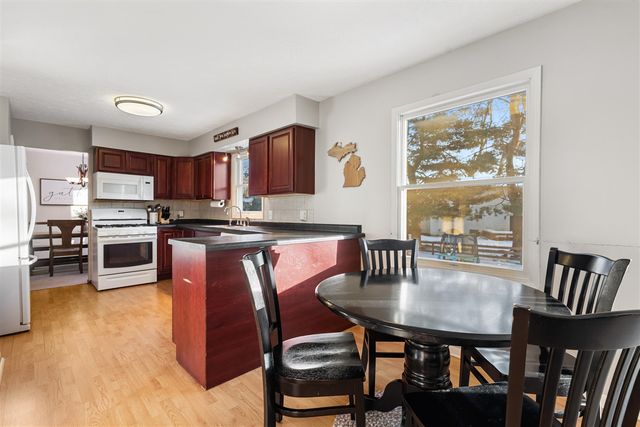 1713 Suffolk Avenue, Portage, MI 49024