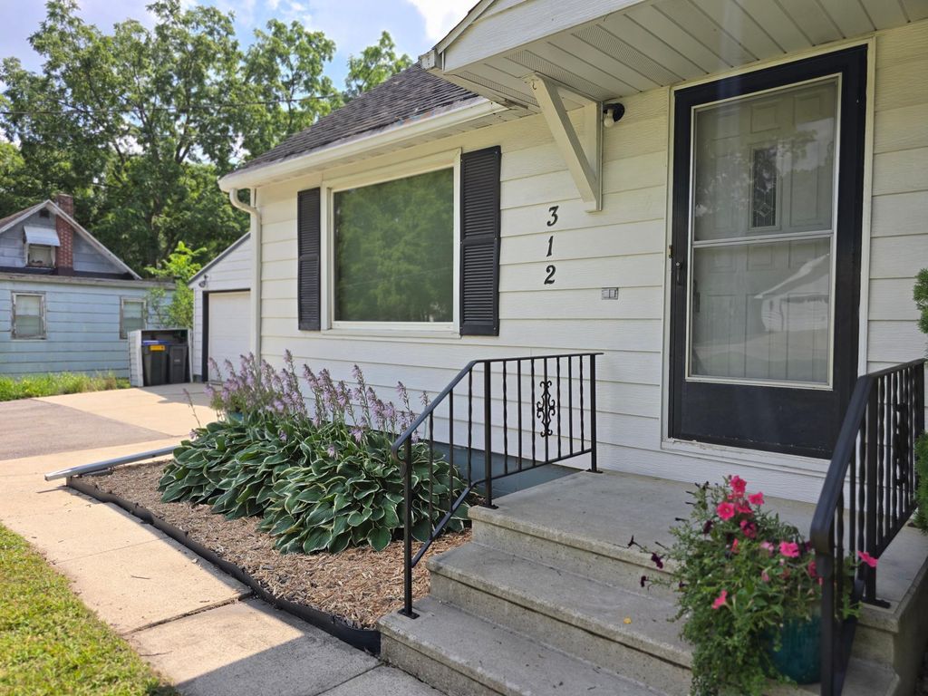 312 21st Street SW, Rochester, MN 55902