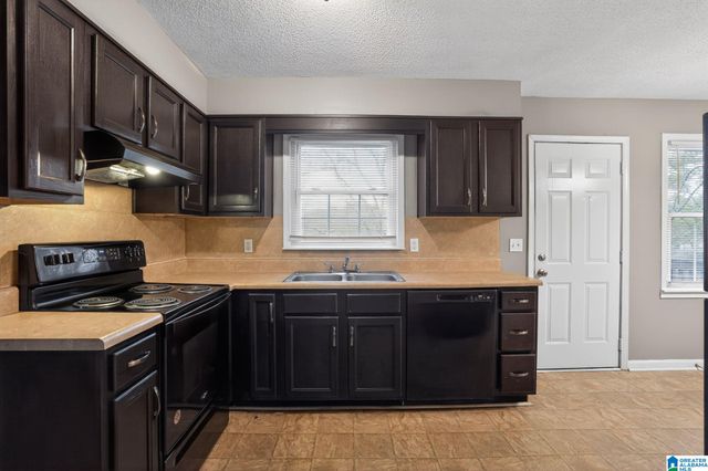 512 15TH AVENUE NW, Center Point, AL 35215