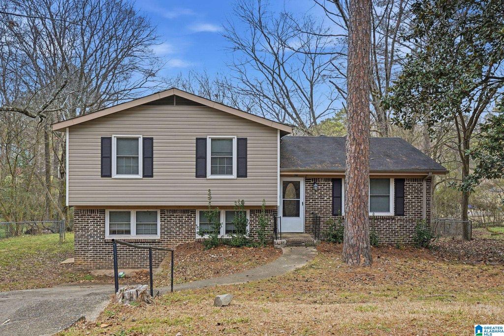 512 15TH AVENUE NW, Center Point, AL 35215