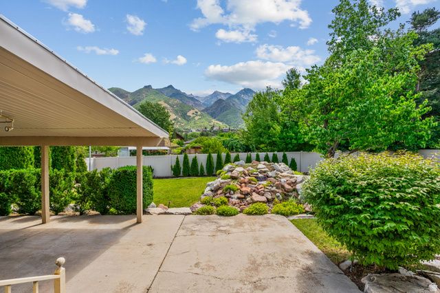 8711 S RUSTLER RD, Cottonwood Heights, UT 84093