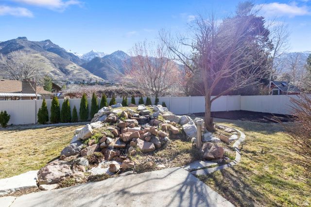 8711 S RUSTLER RD, Cottonwood Heights, UT 84093