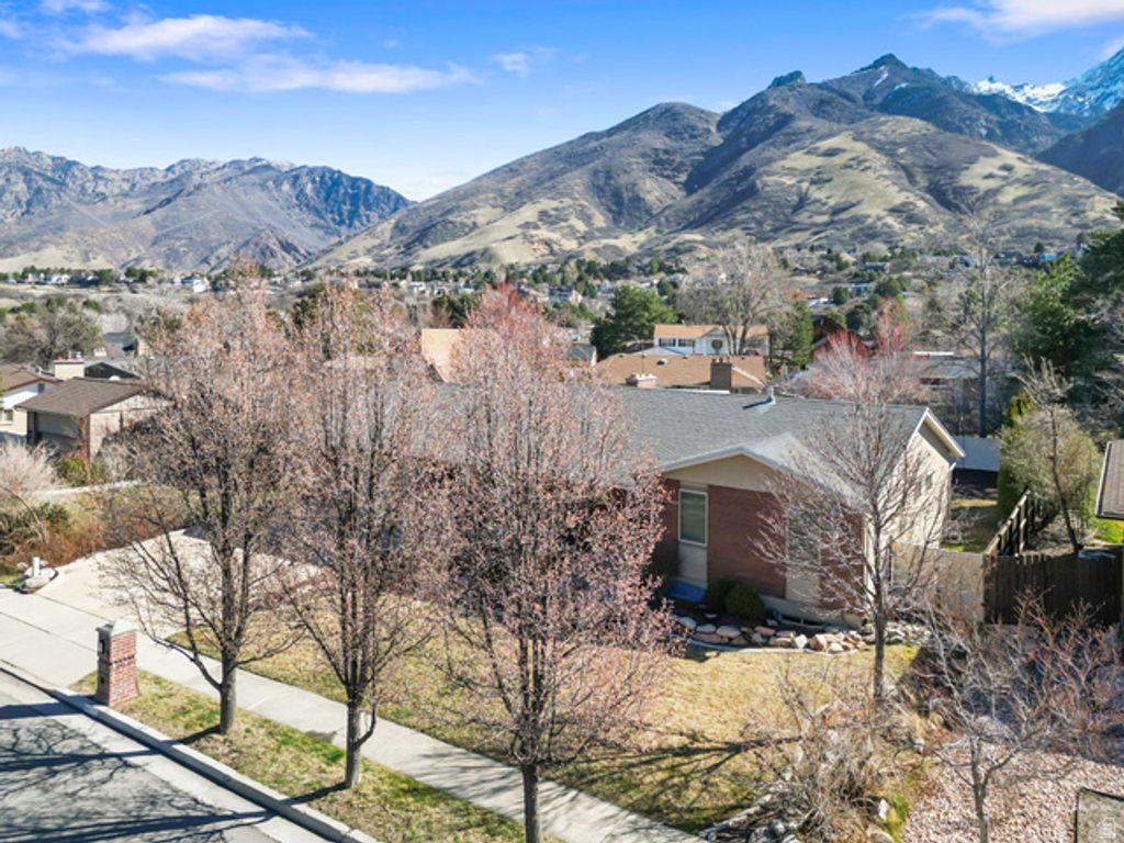 Image 54 of property listing at 8711 S RUSTLER RD, Cottonwood Heights, UT 84093
