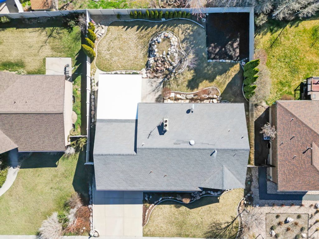 Image 57 of property listing at 8711 S RUSTLER RD, Cottonwood Heights, UT 84093