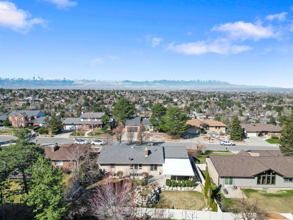 Image 59 of property listing at 8711 S RUSTLER RD, Cottonwood Heights, UT 84093