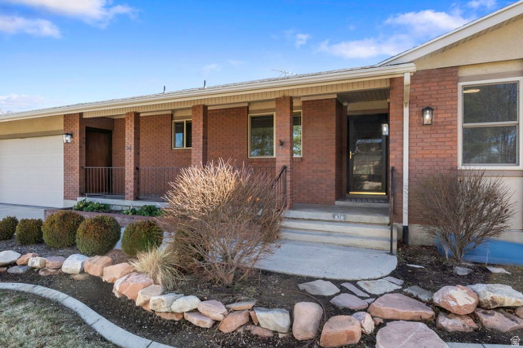 Image 60 of property listing at 8711 S RUSTLER RD, Cottonwood Heights, UT 84093