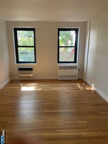 1541 Lemoine Avenue 4F, Fort Lee, NJ 07024